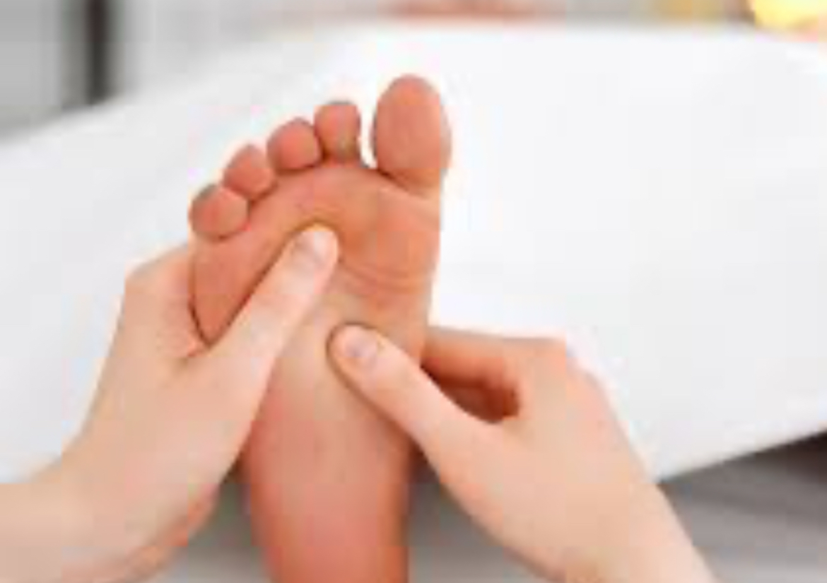 FOOT MASSAGE 