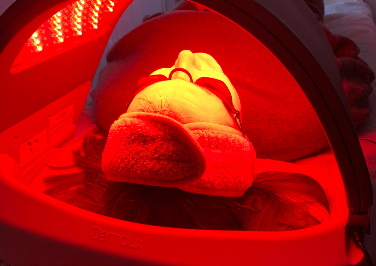 1x Session Dermalux LED Phototherapy- Includes Express Facial