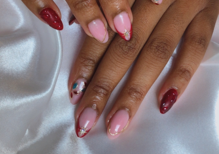 Different designs in all nails