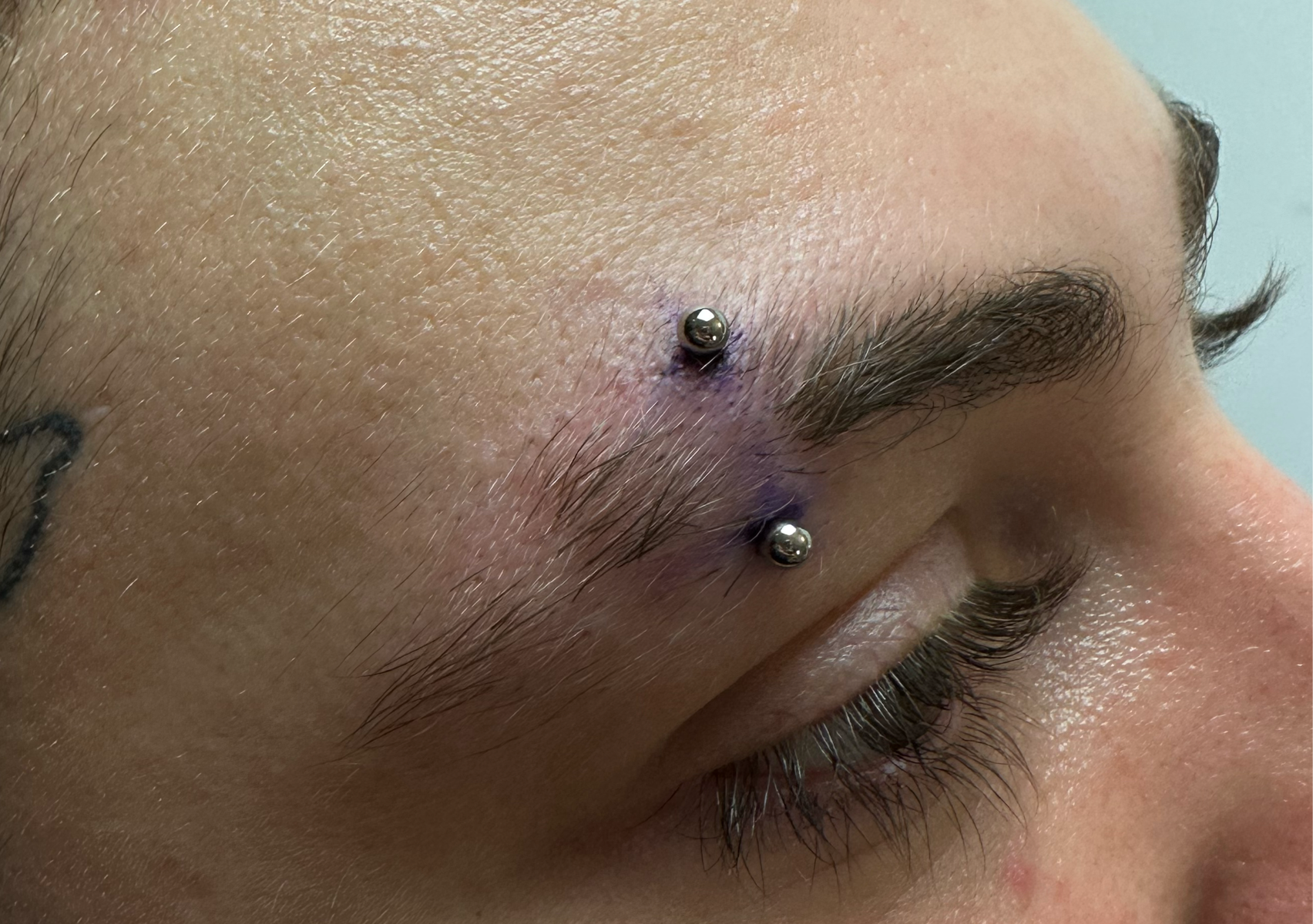 Piercing(s) à l'arcade (eyebrow)