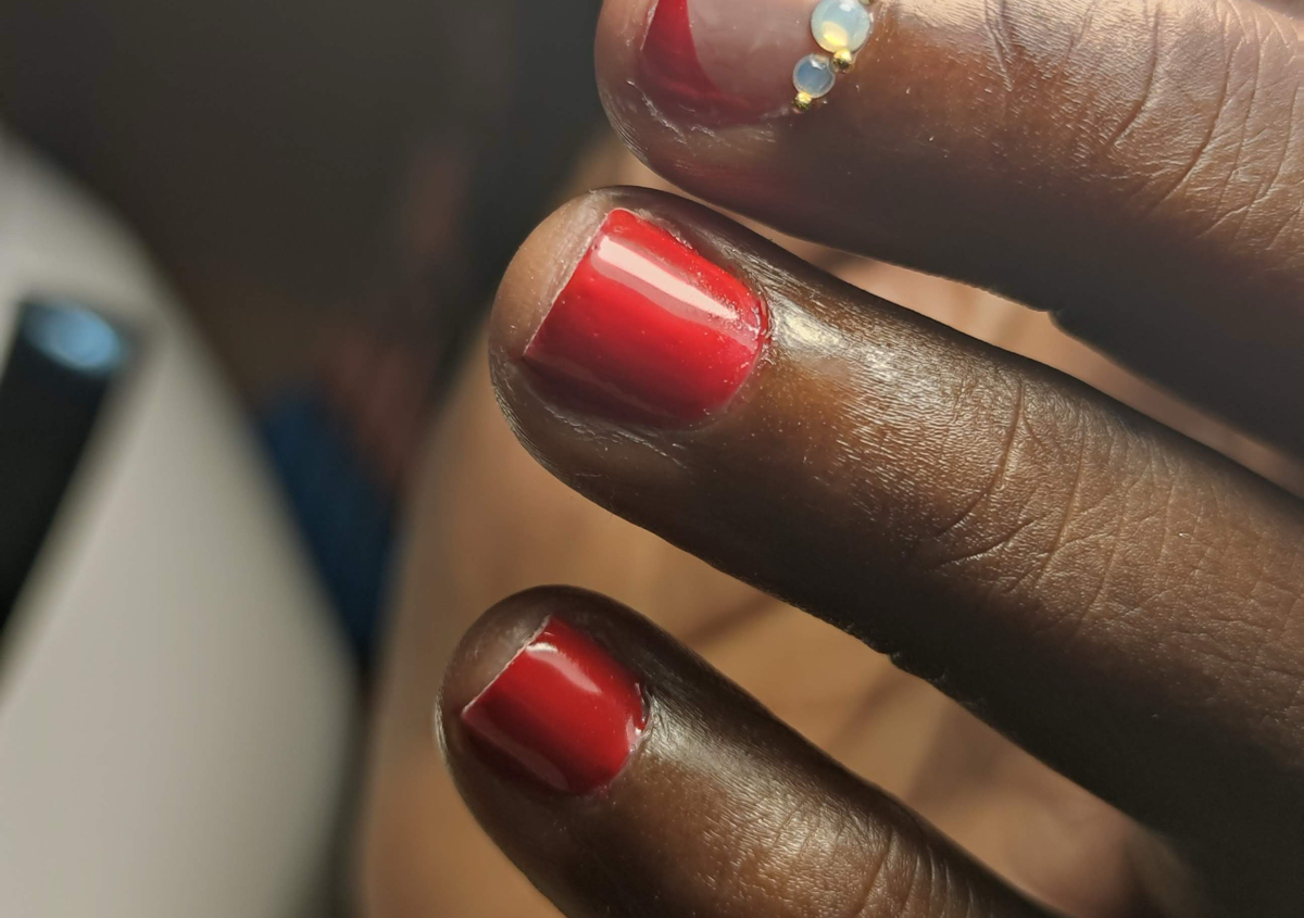 Vernis Semi-permanent mains
