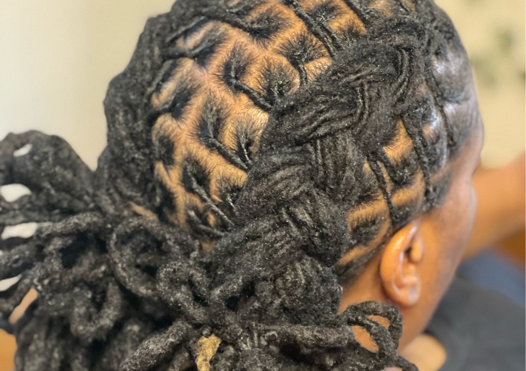 Loc Retwist-wash/rinse included