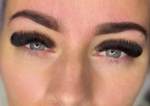 Mega Volume Eyelash Extensions