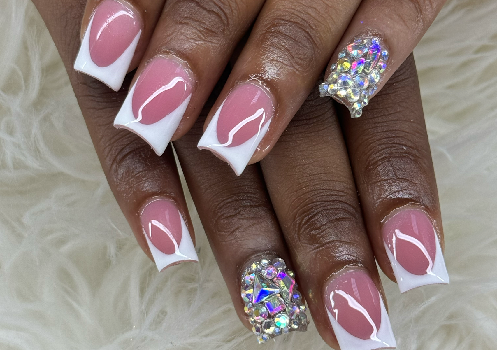 🌹Ombré or French any colors (short to medium ) with option 4 finger nail art or sporadic Swarovski crystals.