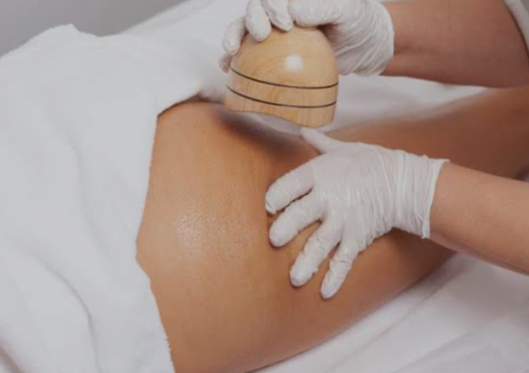 LYMPHATIC DRAINAGE + REDUCING MASSAGE (ADOMEN AND GLUTEUS)