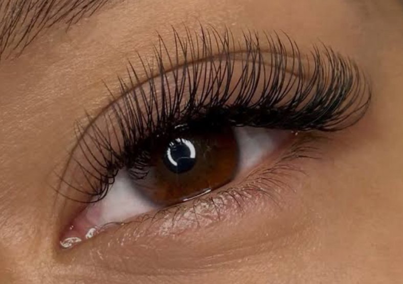 LASH EXTENSION CLASSIC OR LIGHT