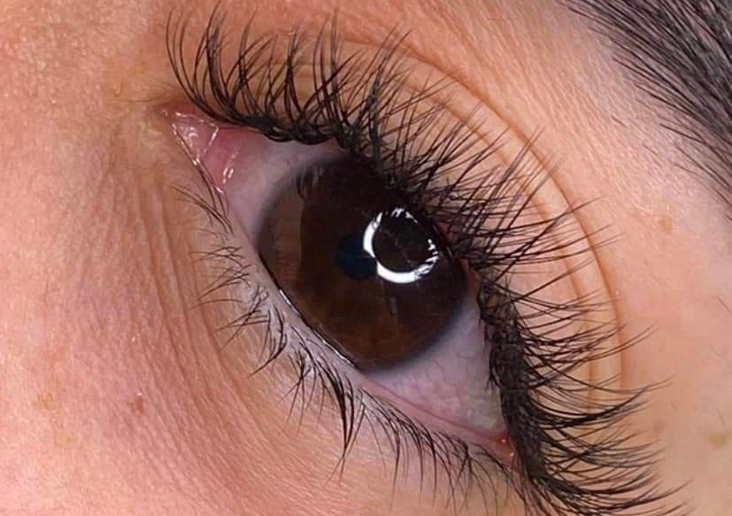 Extenciones de pestañas  ( YY) 