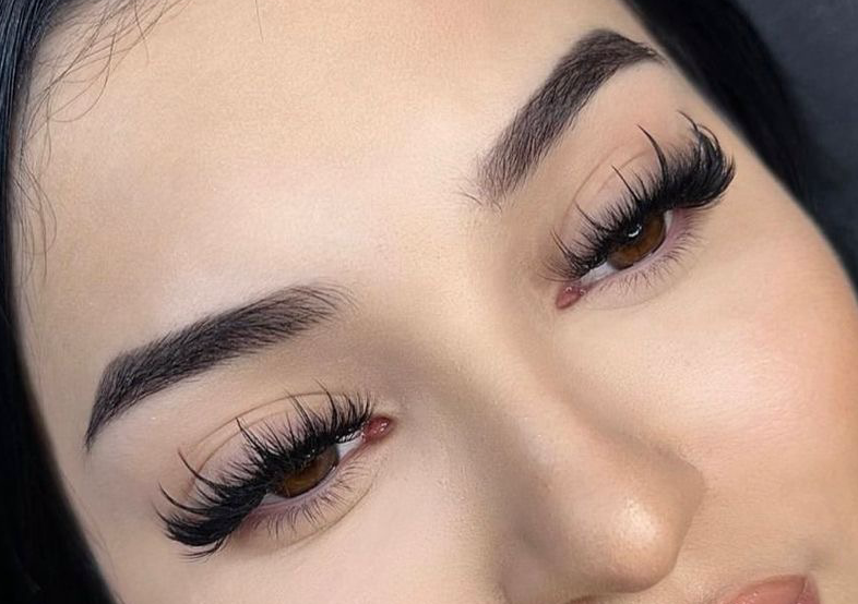 Pestañas Pelo a Pelo Efecto Volumen Whispy Russo