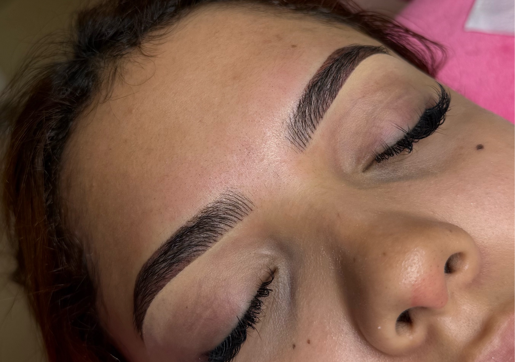 Micropigmentación de Cejas Efecto Mixto
