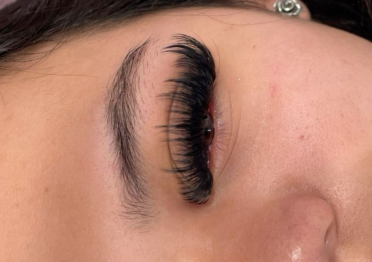 Pestañas Efecto Mega Volumen Whispy