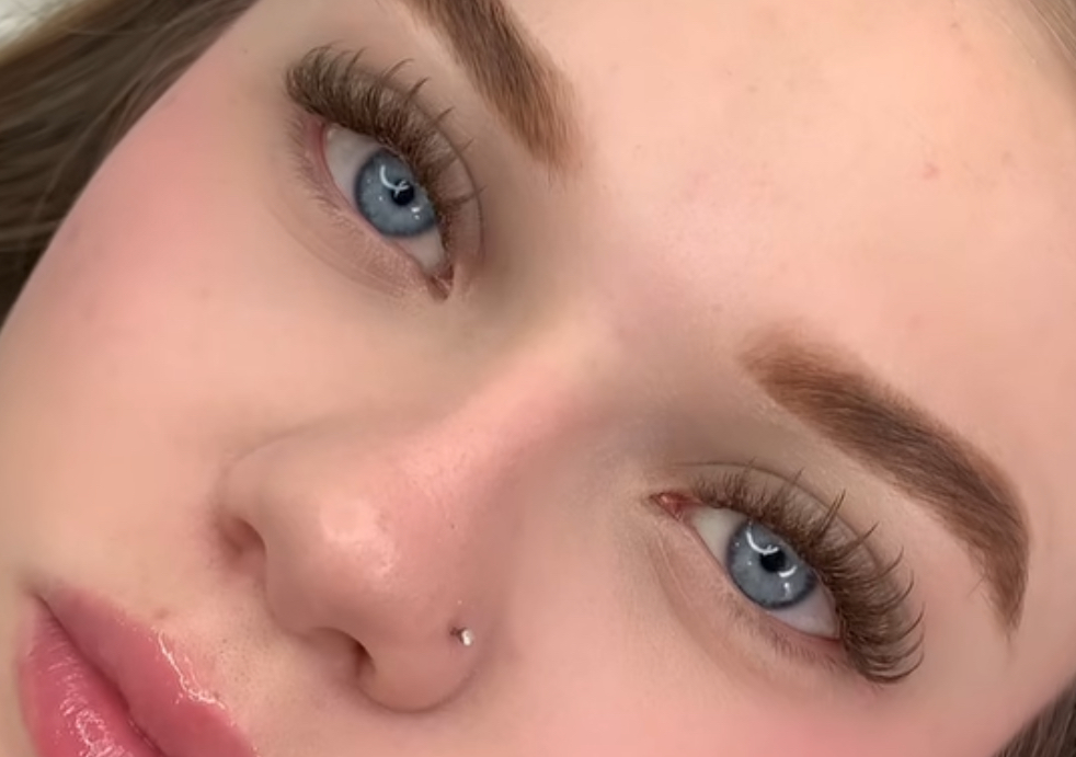 Pestañas Pelo a Pelo COMIC