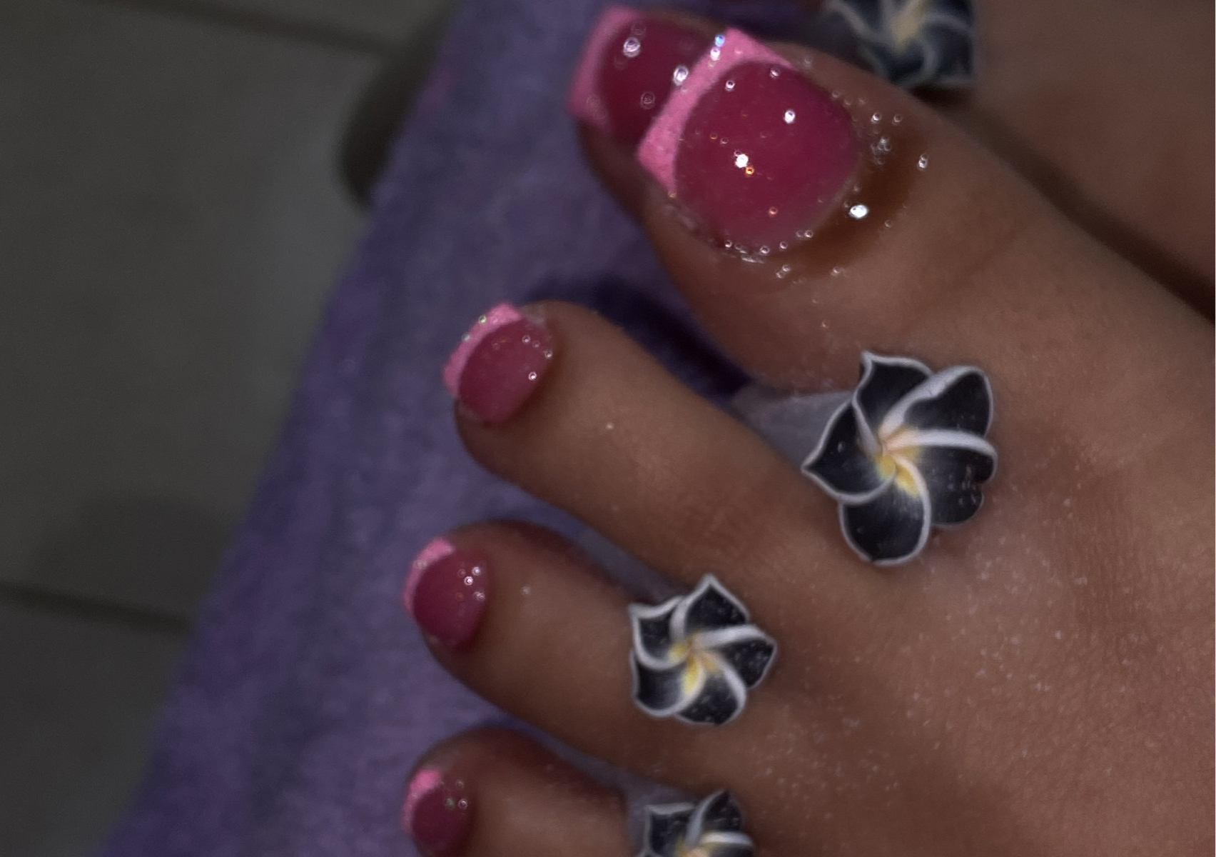 Pedi & Acrylic Toes With Design
