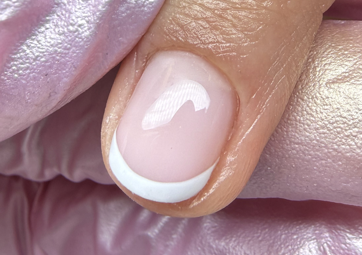 Structured gel manicure 