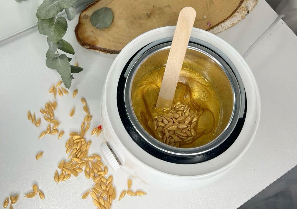 Epilação rosto completo c/ cera