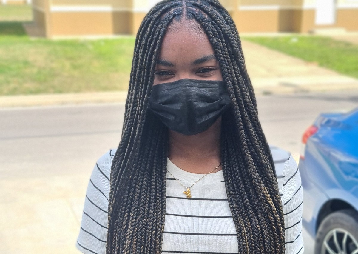 Small Knotless -Mid Back