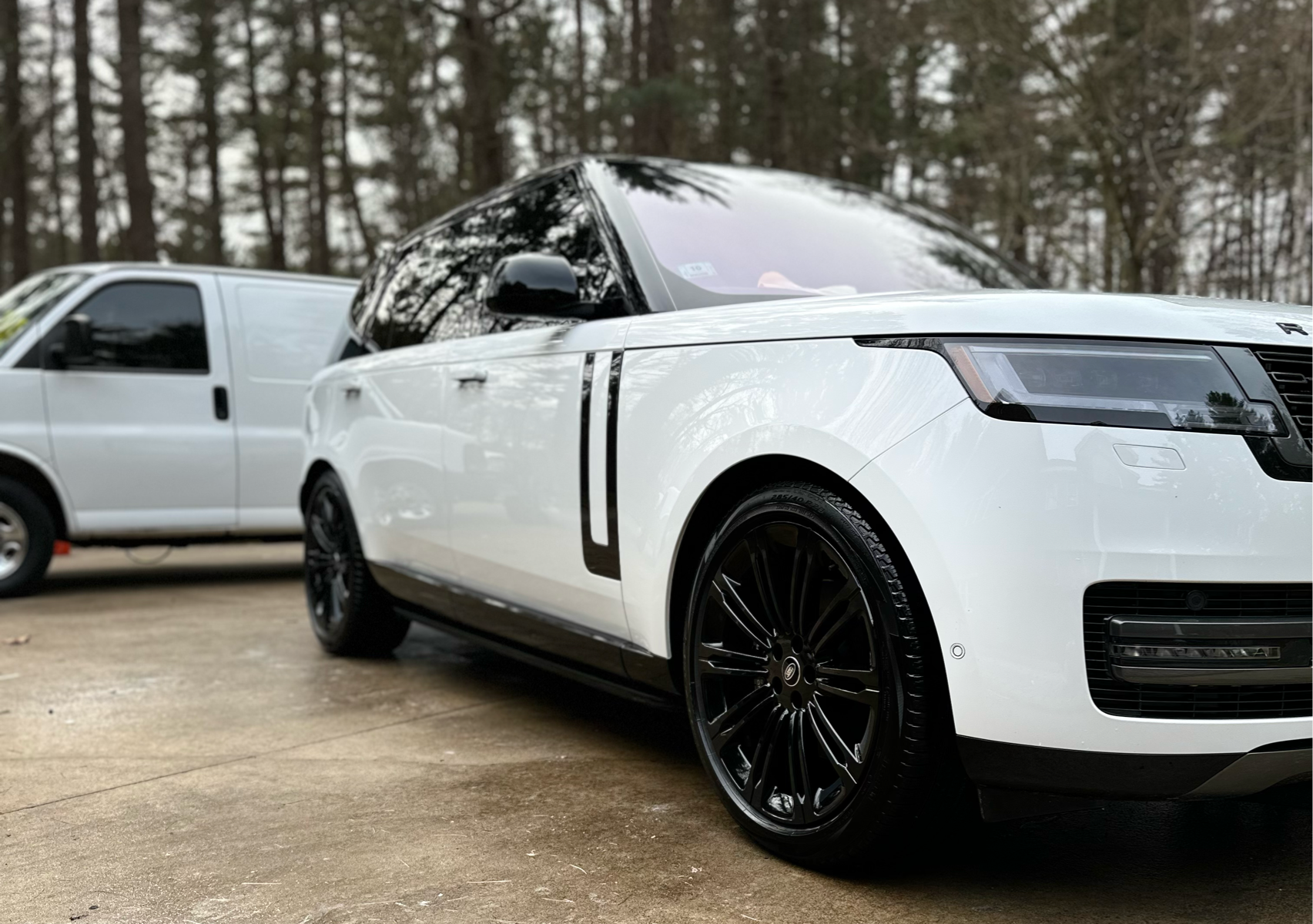 Full Detail Package Large Suv Or 3 Row Vehicle and Trucks ( Interior + Exterior) Shampooing And Dog Hair Additional