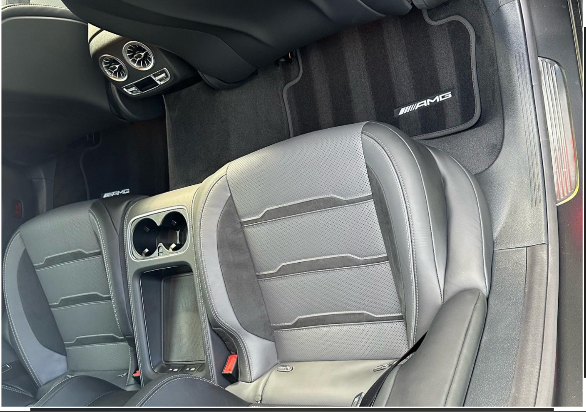Interior Detail Sedan Or Small Suv (Shampooing And Dog Hair Additional)