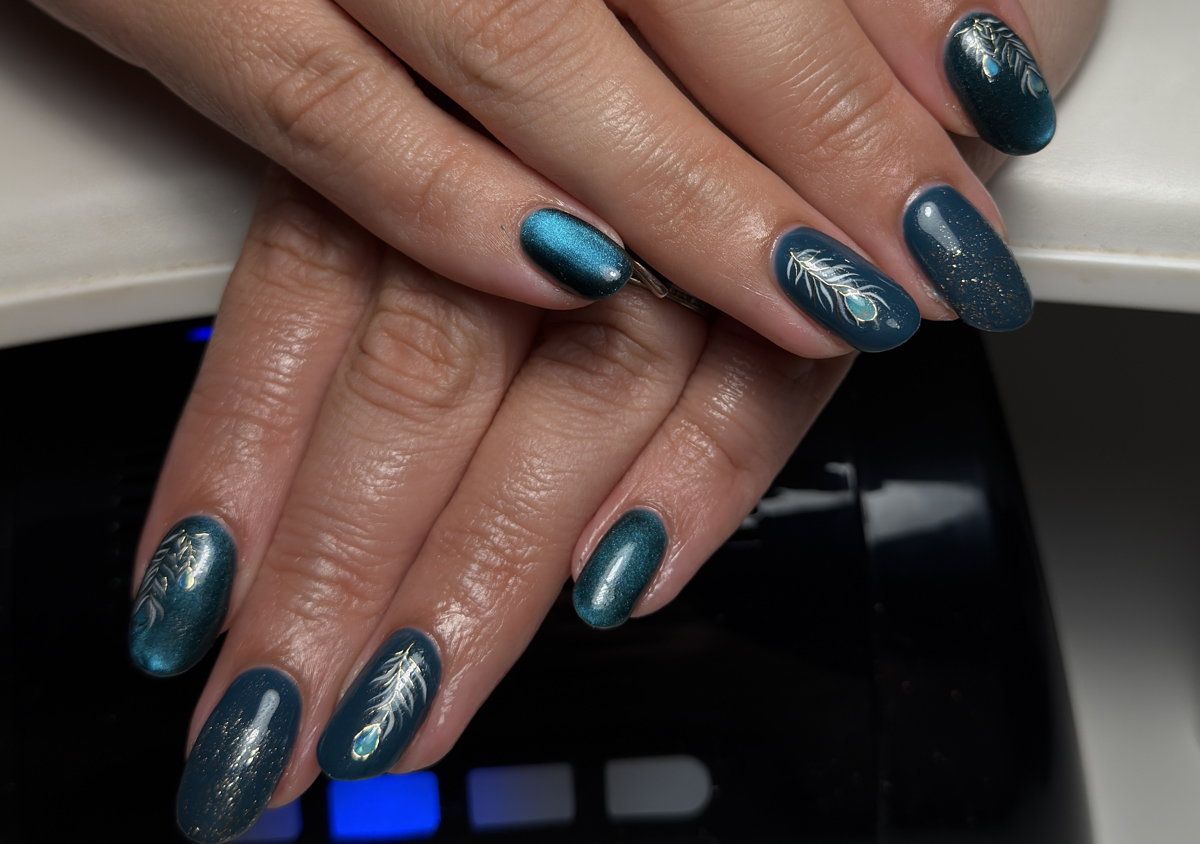 Structured gel manicure  (2/2)