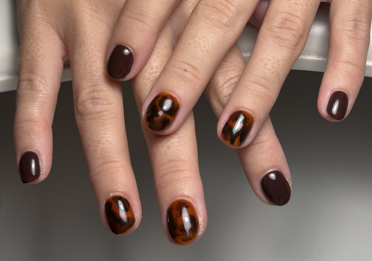 Structured gel manicure  (1/2)