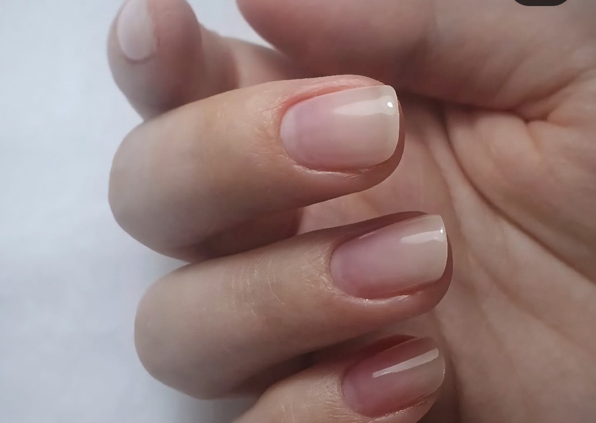 Manichiura cu gel marime mica /tehnica combinata