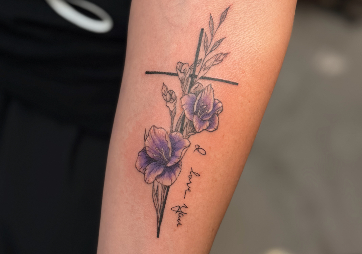 4-6” tattoo. (4/5)