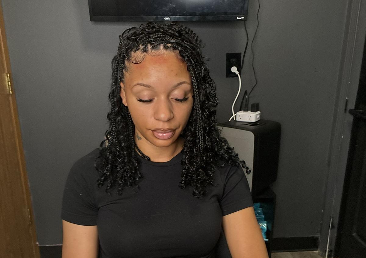 Smedium Knotless Bob
