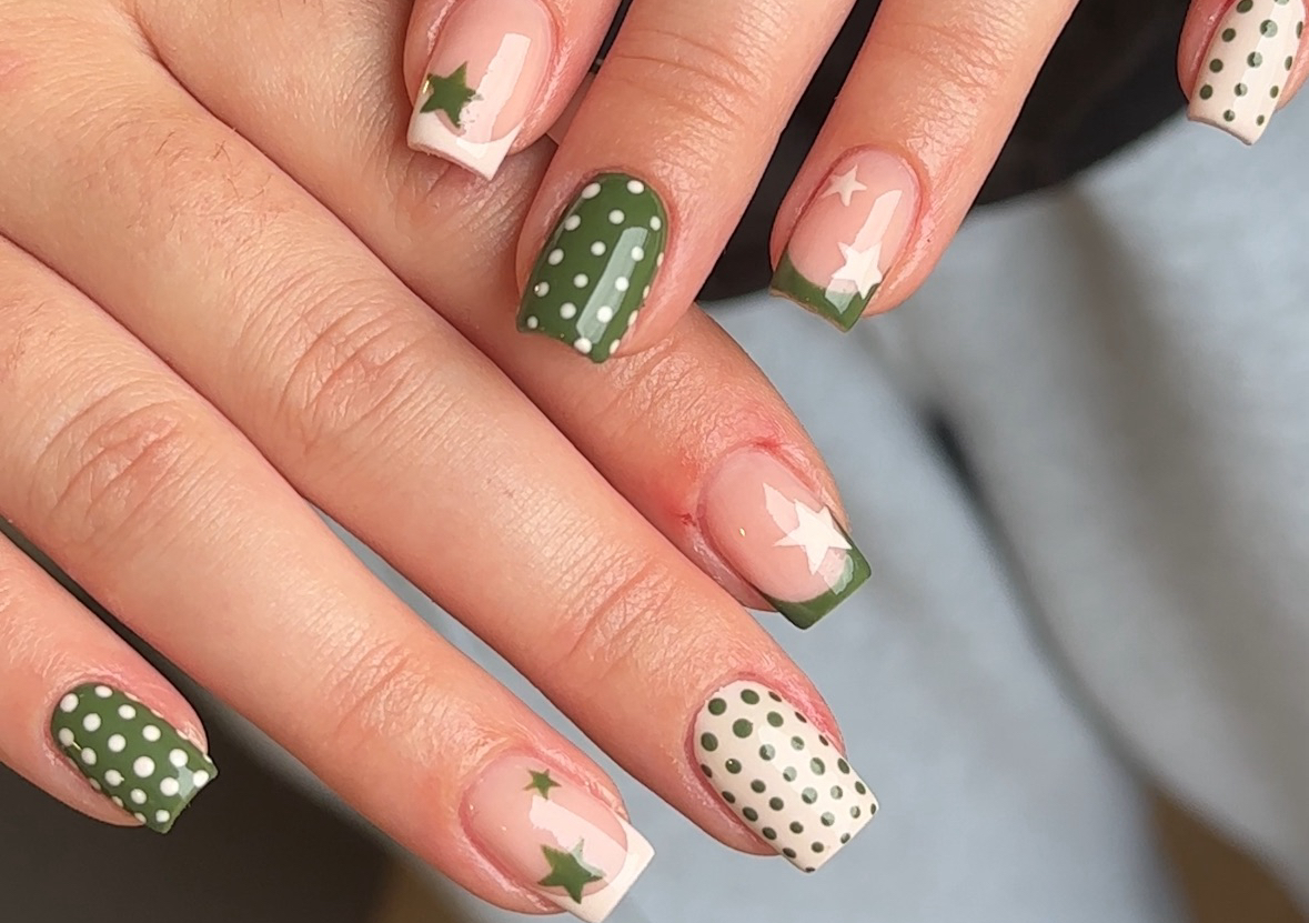 4 week BIAB Infill + Intricate Design 