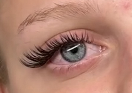 Wet Lash Extensions – Full Set