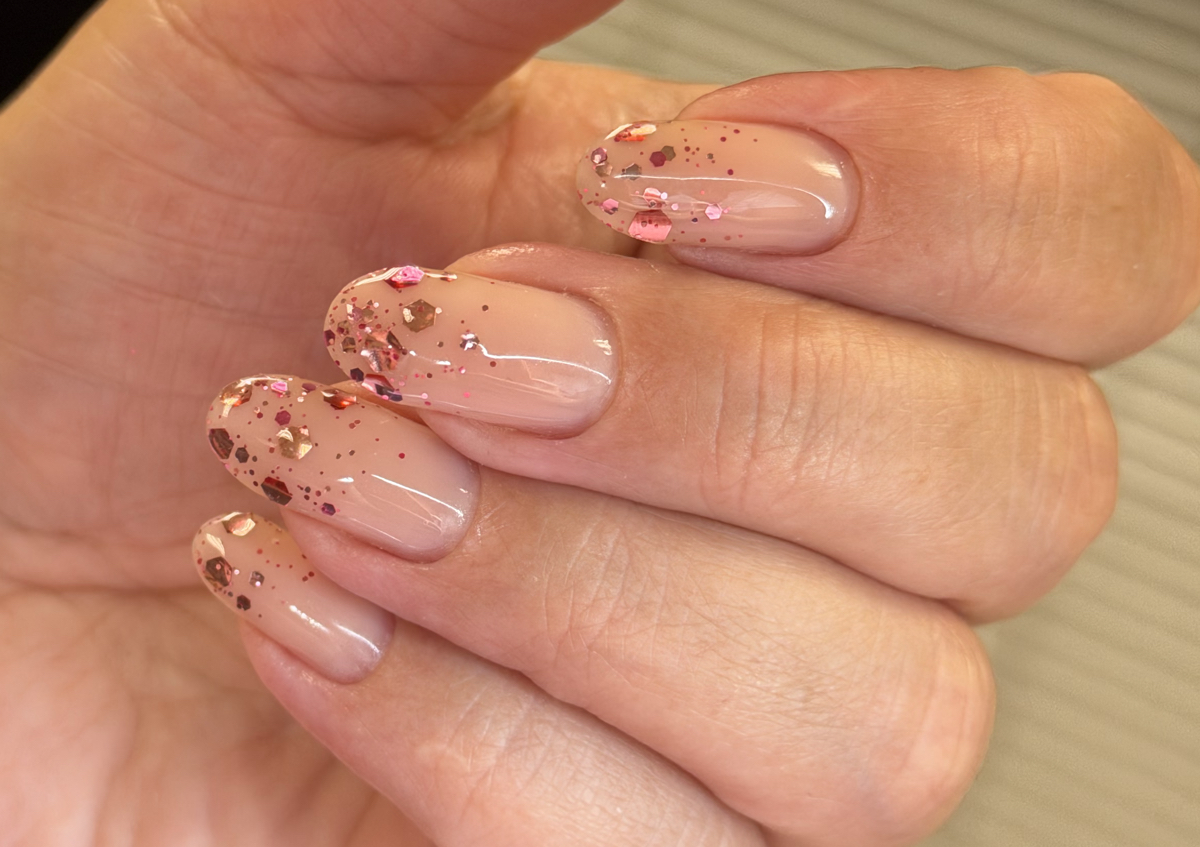 Nice Idea #1 — Delicate Glitter Hard Gel Manicure
