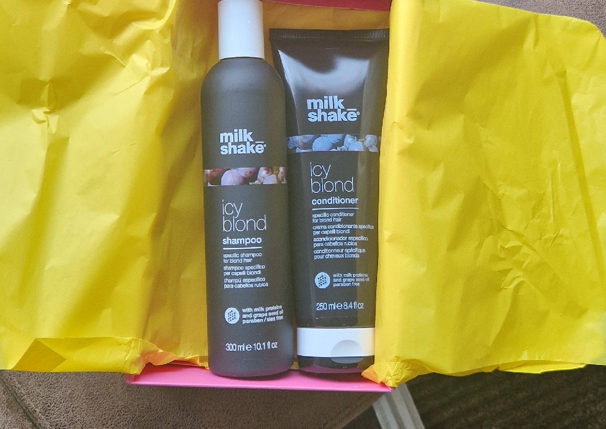 Icy blonde duo gift box