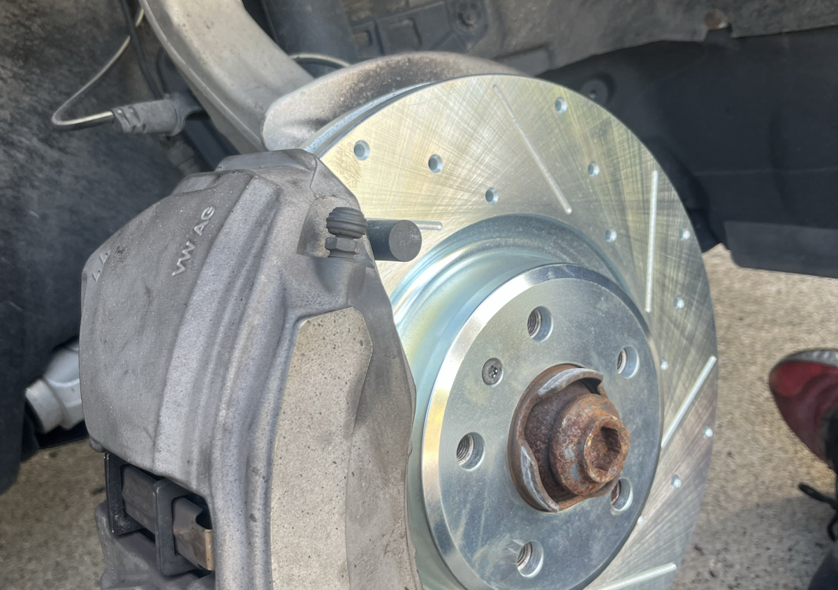 Car brakes and rotors  (3/4)