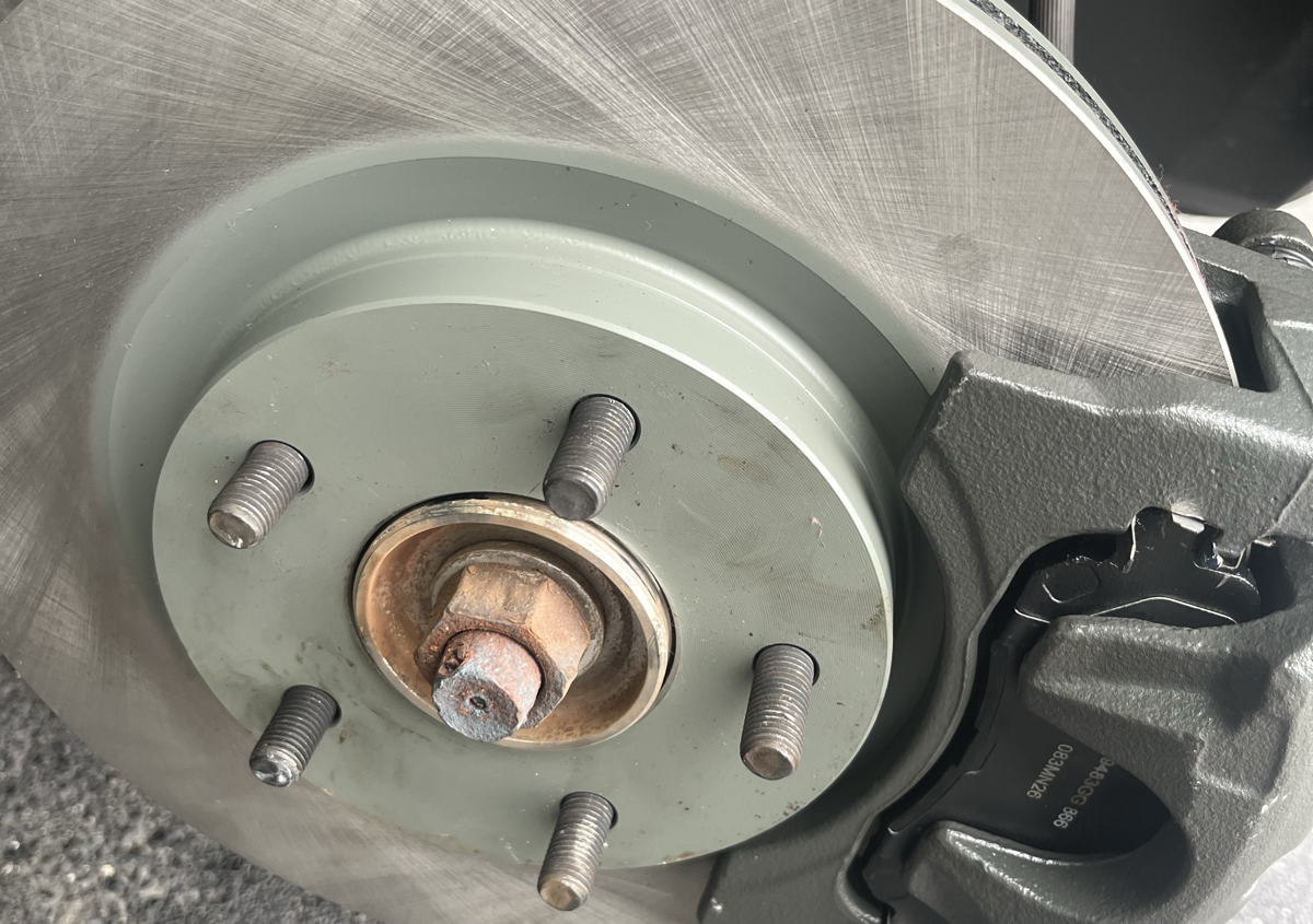 Car,brakes and rotors all around (2/3)