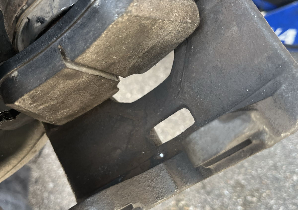 Car brake pads only  (3/4)