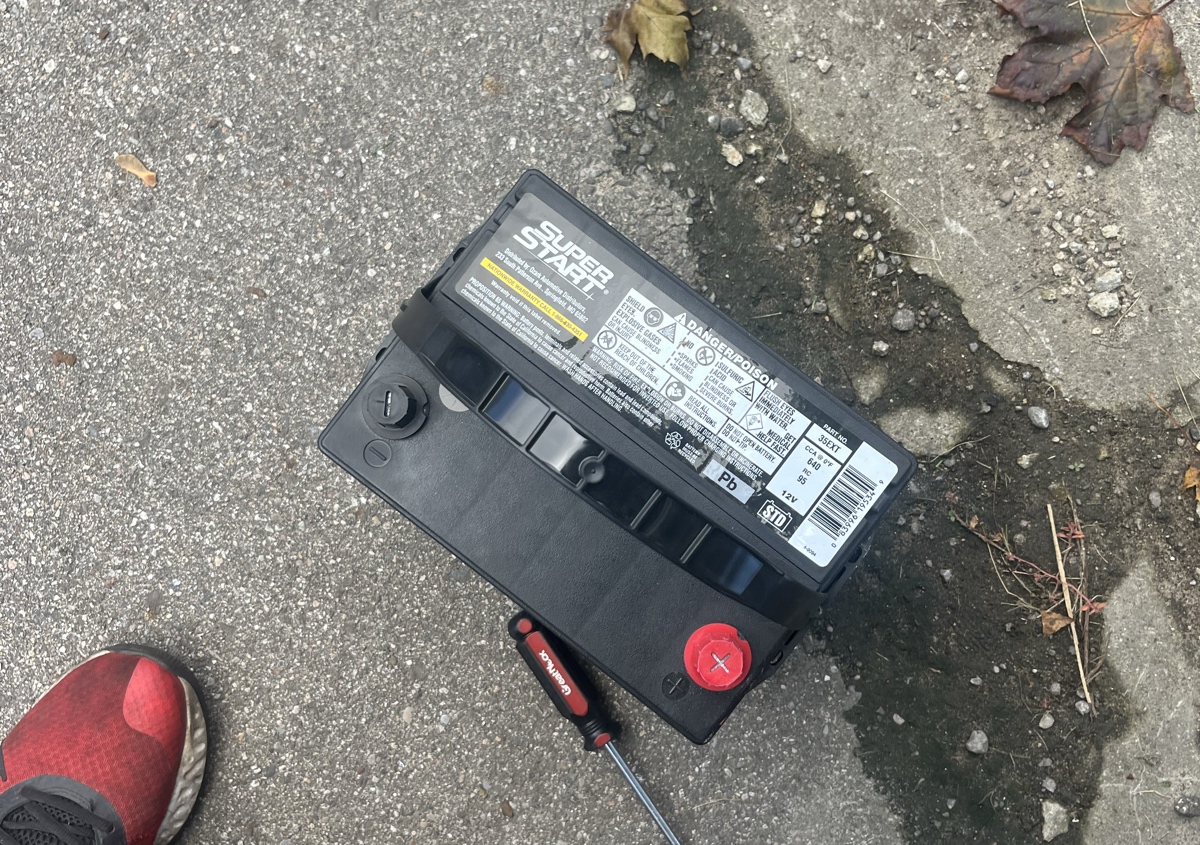 Install battery labor only price varies  (1/3)