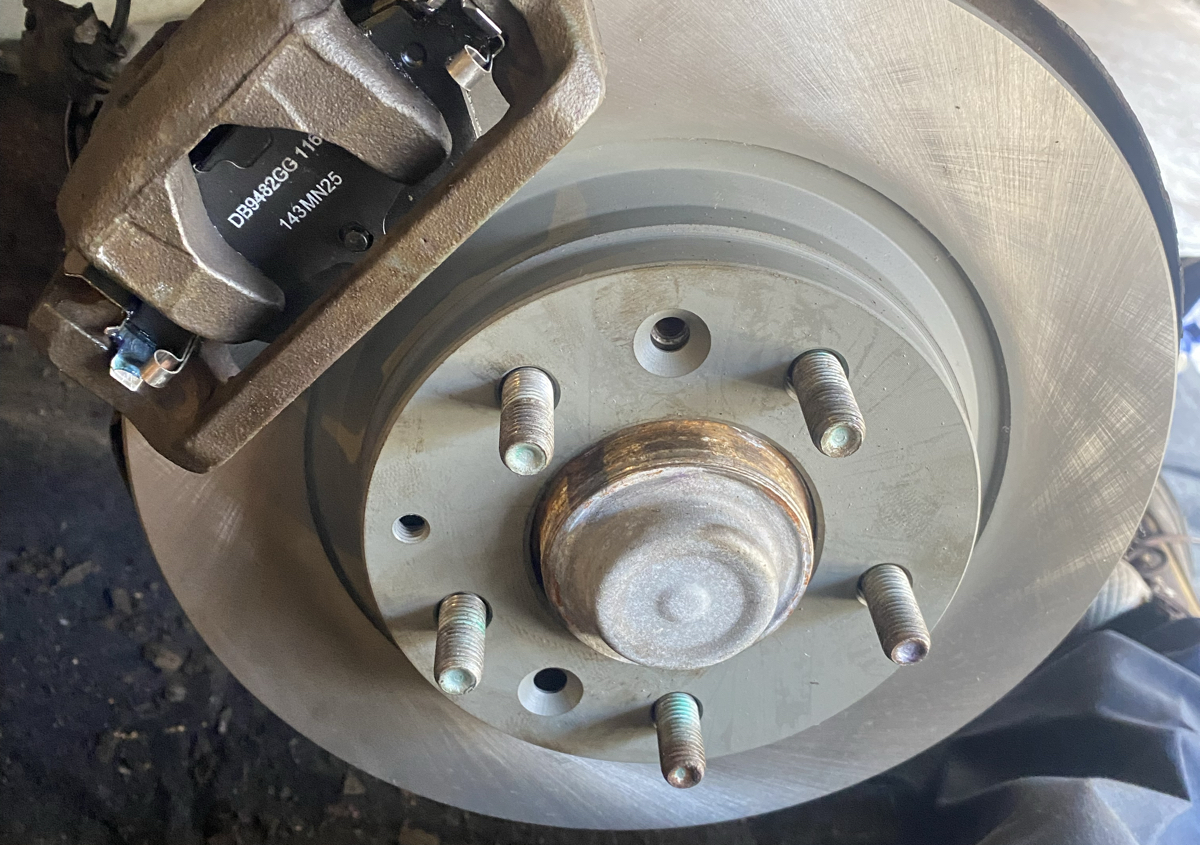 Car,brakes and rotors all around (1/3)
