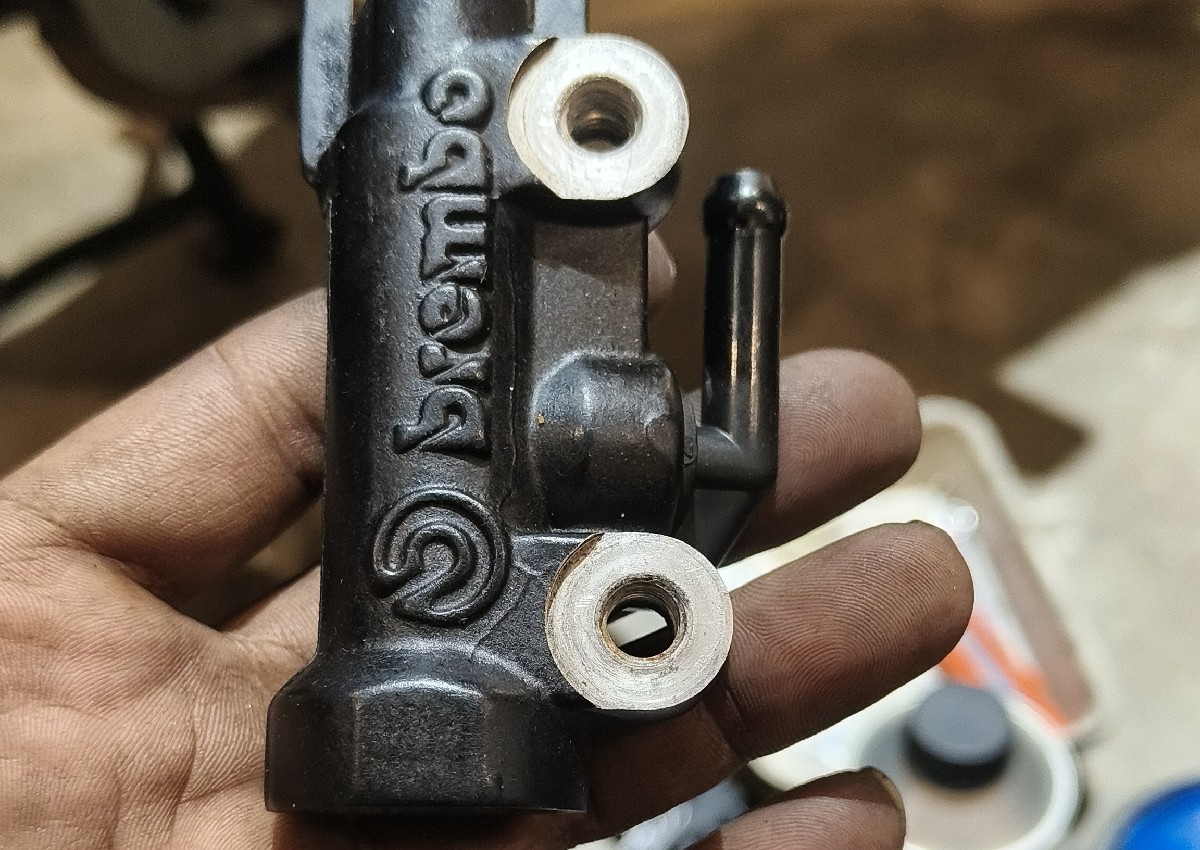 Brake services (bleeding,pump service,caliper service)