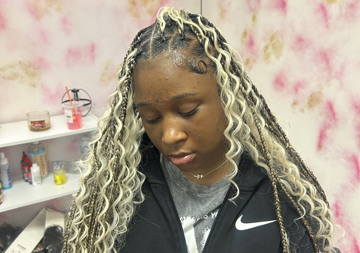 Medium knotless braids 
