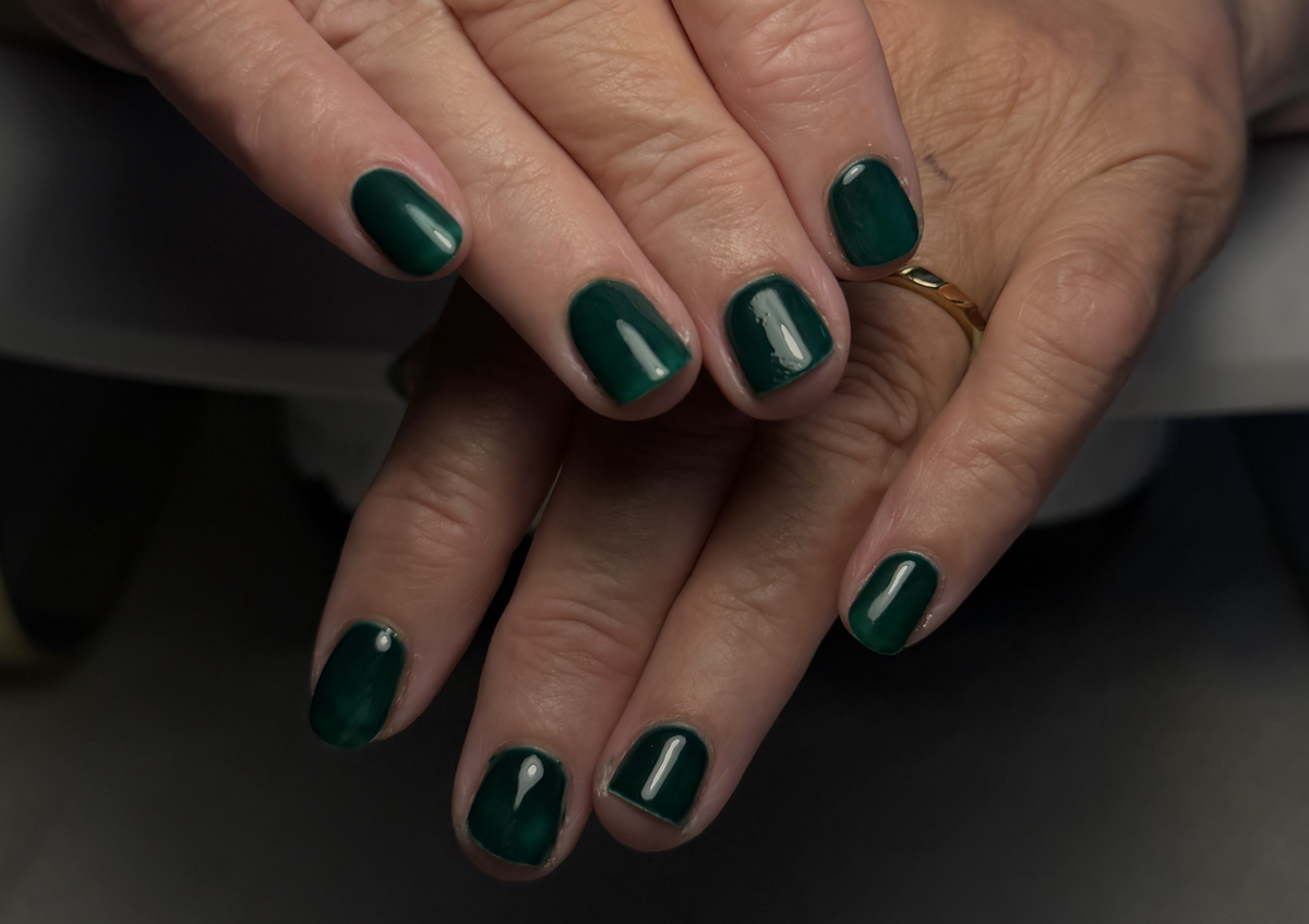 Gel Manicure  (2/2)