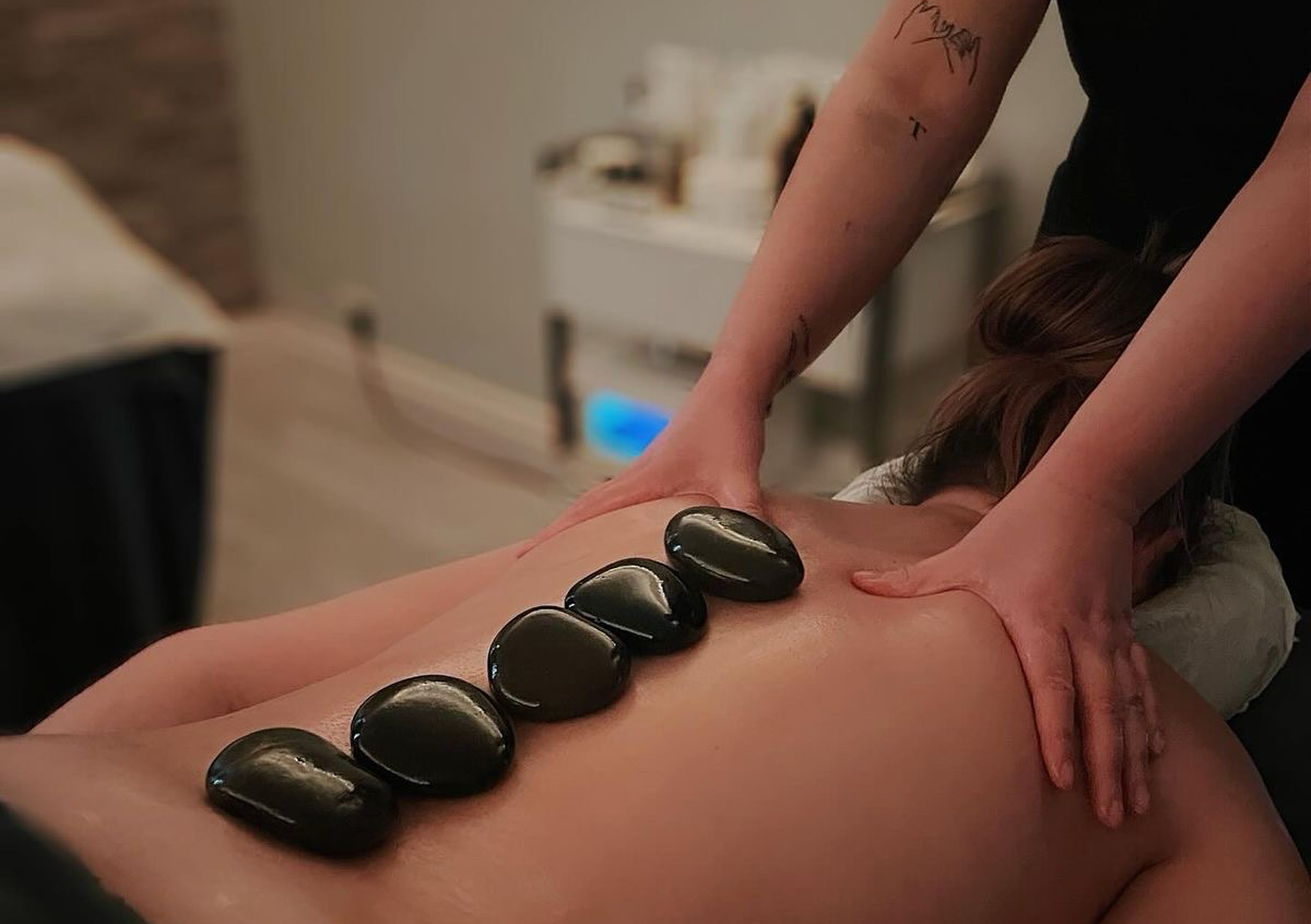 Hot stone massage 