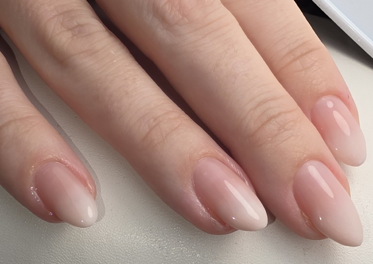 BIAB refill  (Ombre/French) & Manicure (1/5)