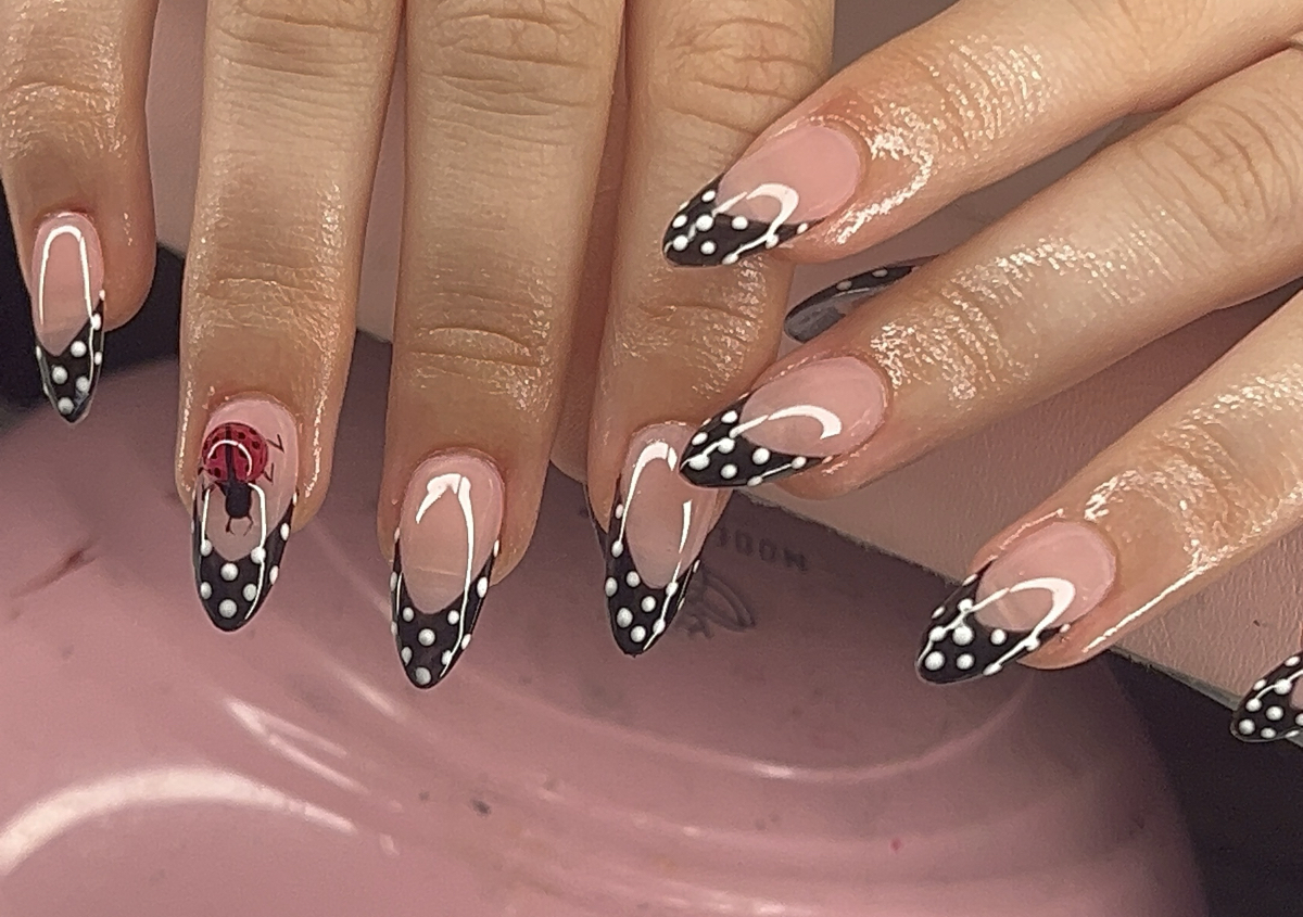 gel polish change - signiture art