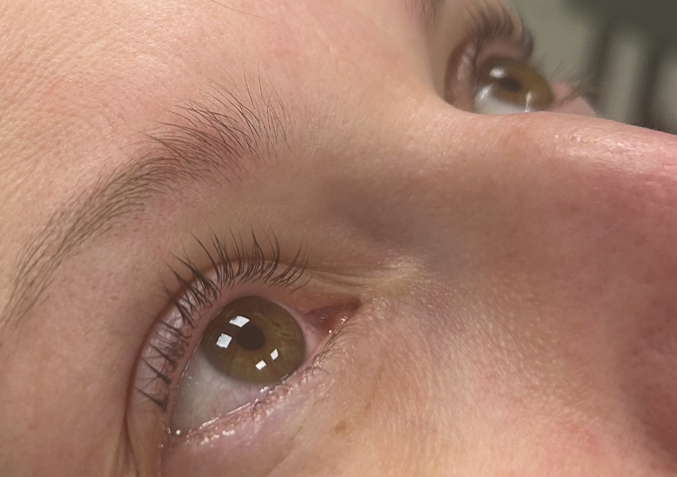 Eyelash tint