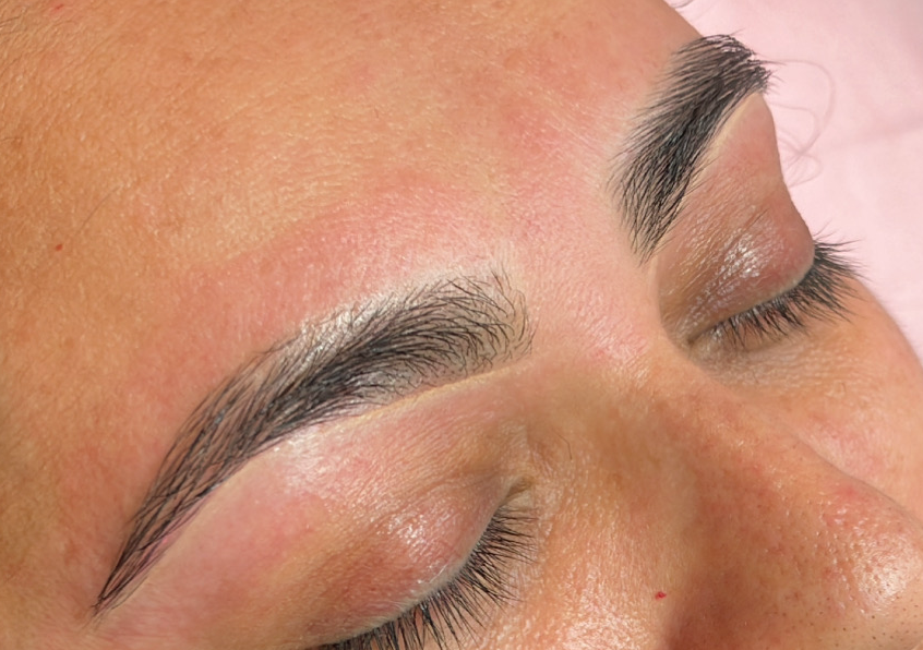 Eyebrow Wax (Dm to book this service.)