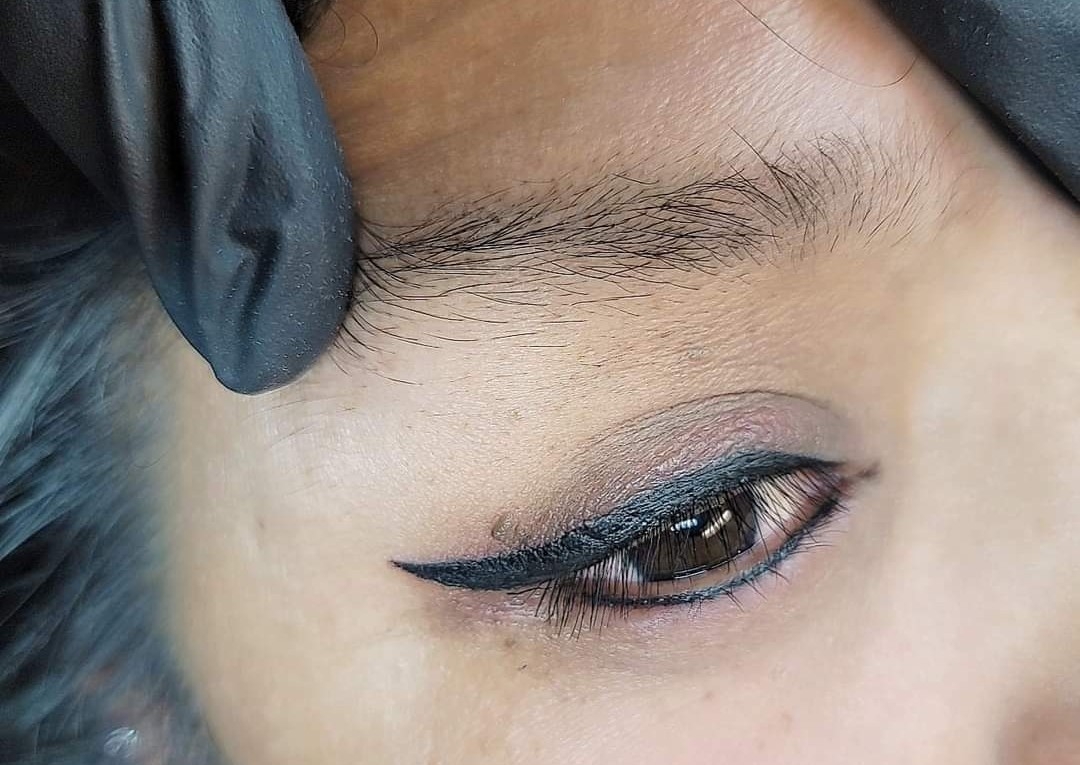 Lower eyeliner