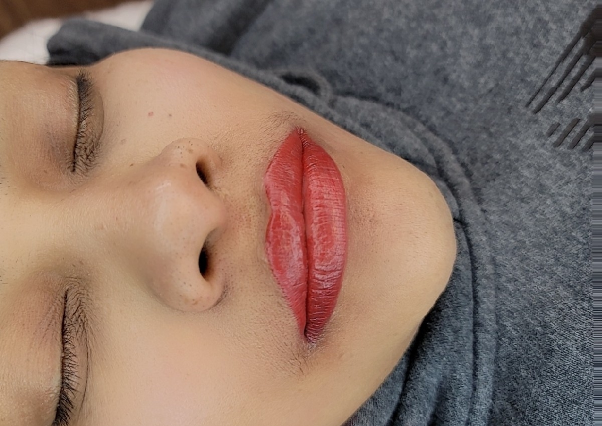 lip blushing