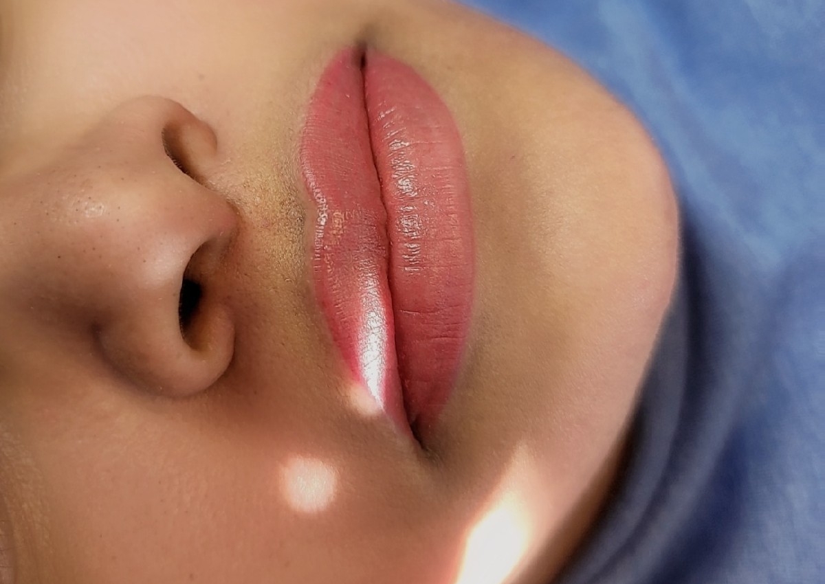 Lips blushing touch up