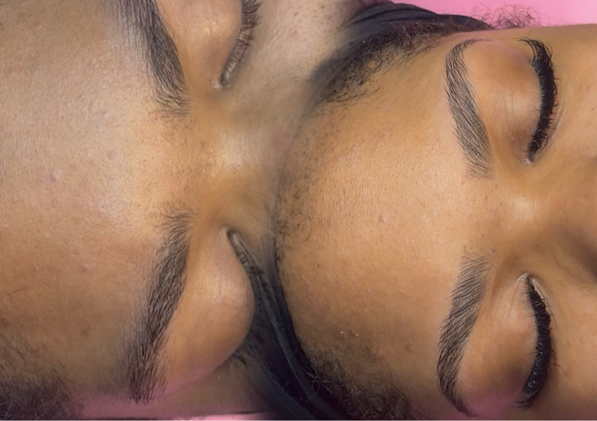 Signature Eyebrow shaping ( Wax , Trimming , mapping, Razor )