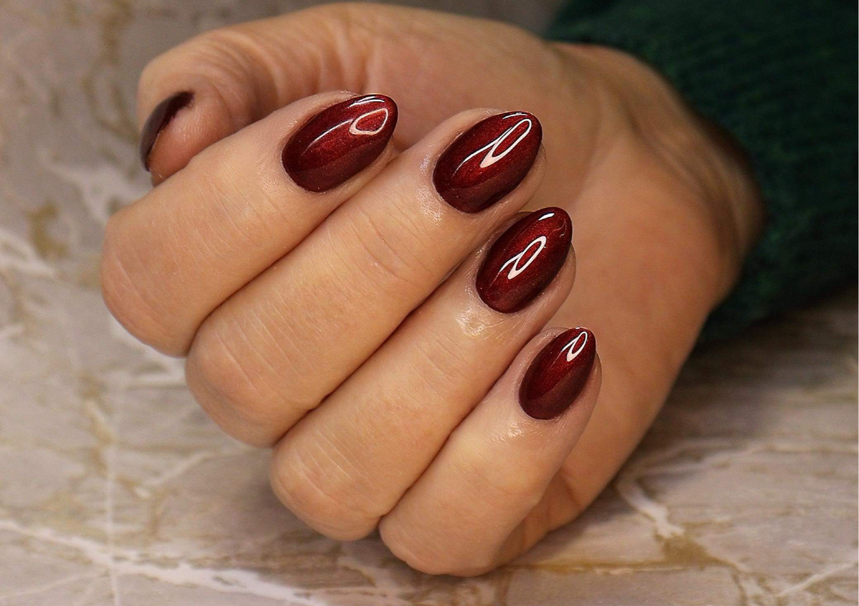 Plain colour gel polish on natural nails - Simple Design