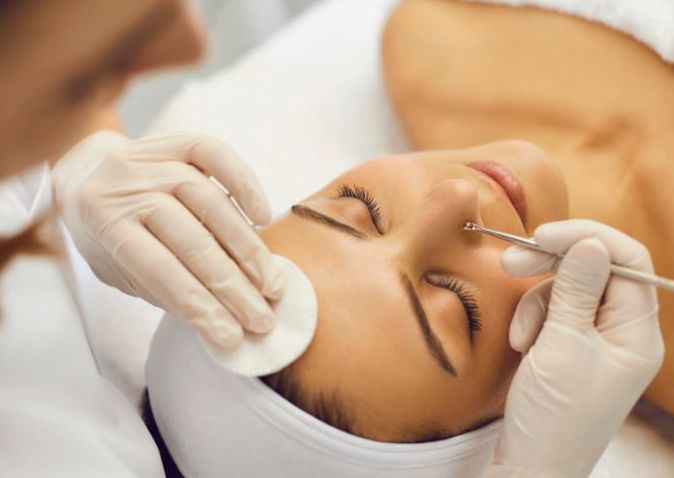 Deep-Cleansing Facial-With Extractions & LED
