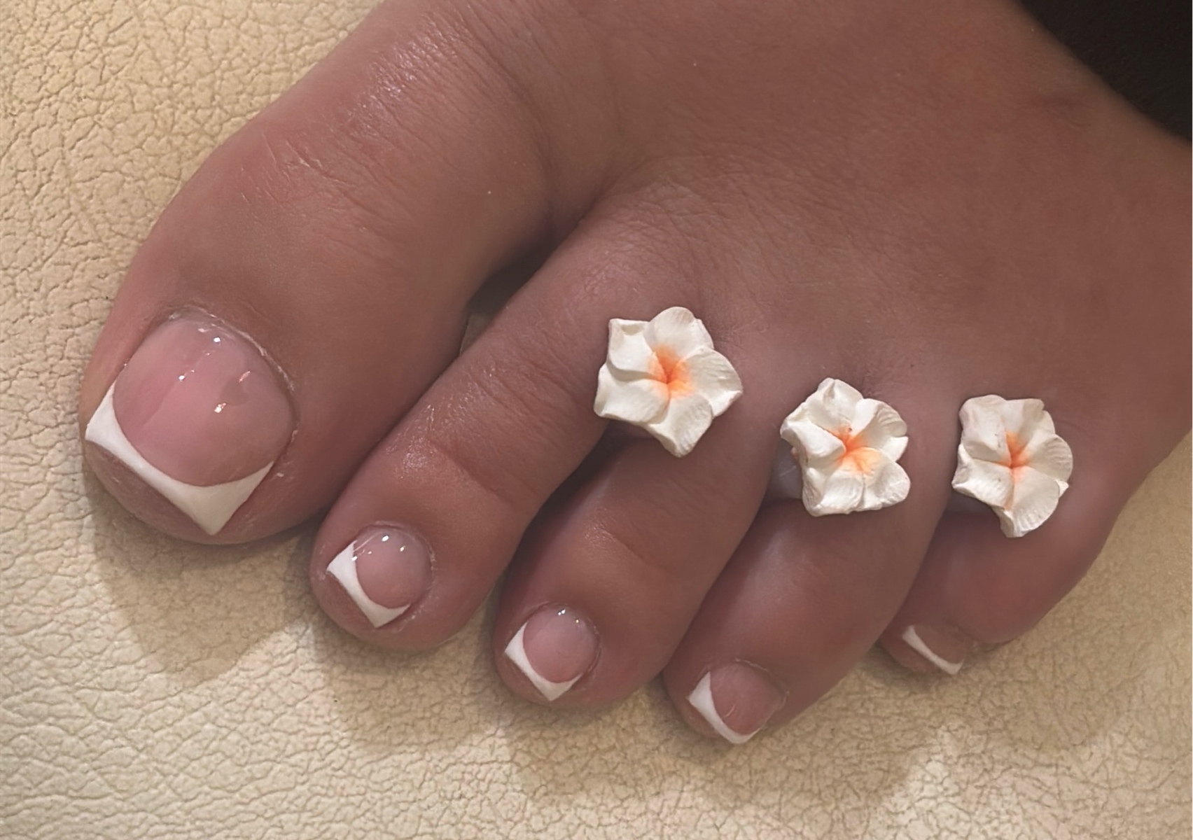 Gel polish on toes French tip 